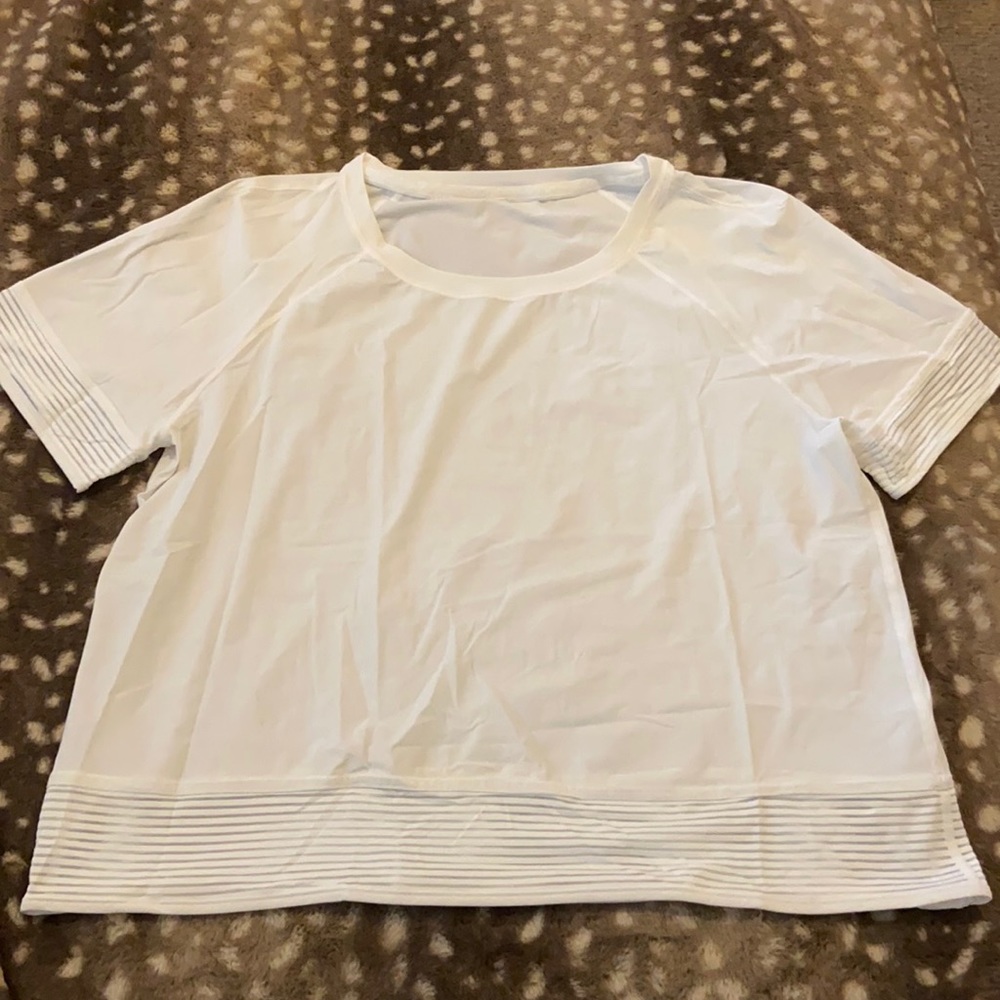 Lululemon short sleeve shirt